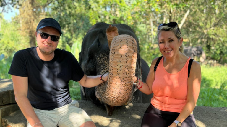 tourists with elephant